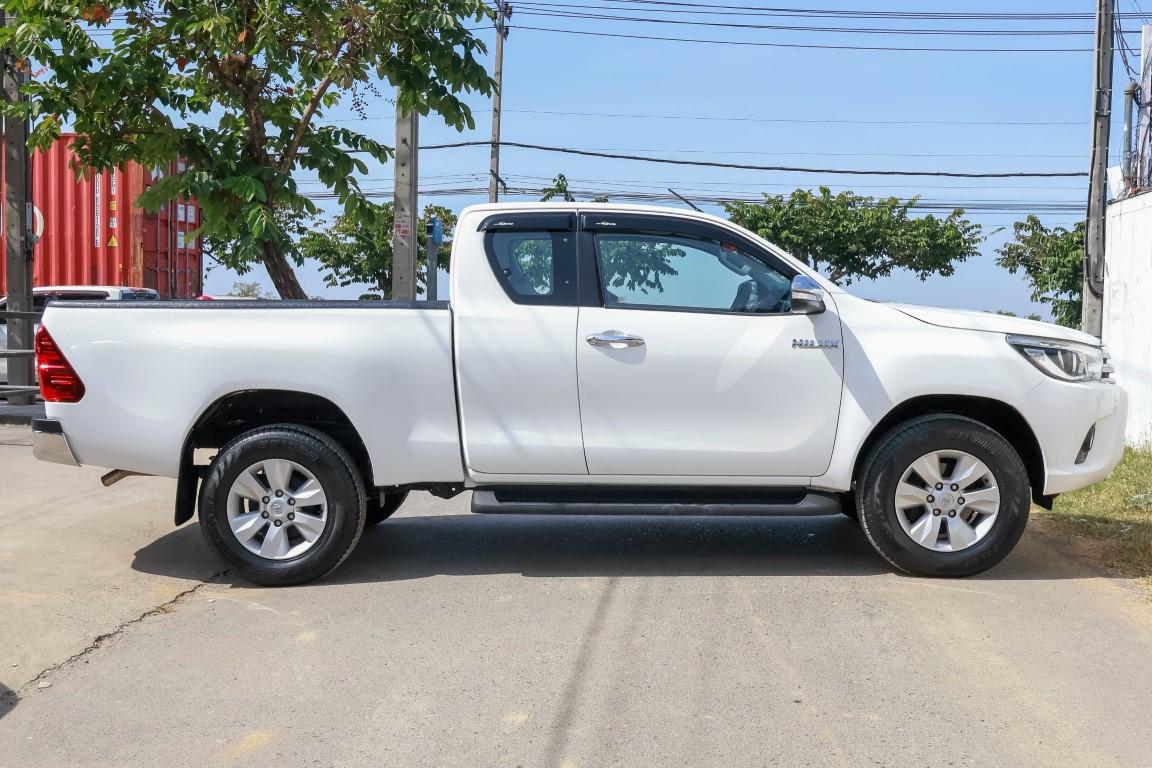 Toyota Hilux Revo Smartcab Prerunner 2.4 E Plus A/T 2017 *RK2121*